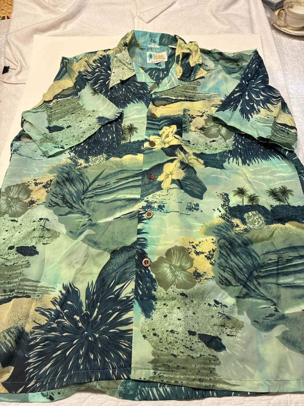 Vintage Waikiki Holiday Men's Tropical Hawaiian Print Button-Down Shirt, Size La